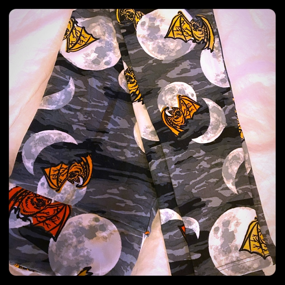 OS (2-10) LuLaRoe Halloween leggings